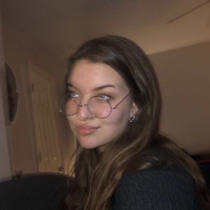 Meet your Posher, Lena